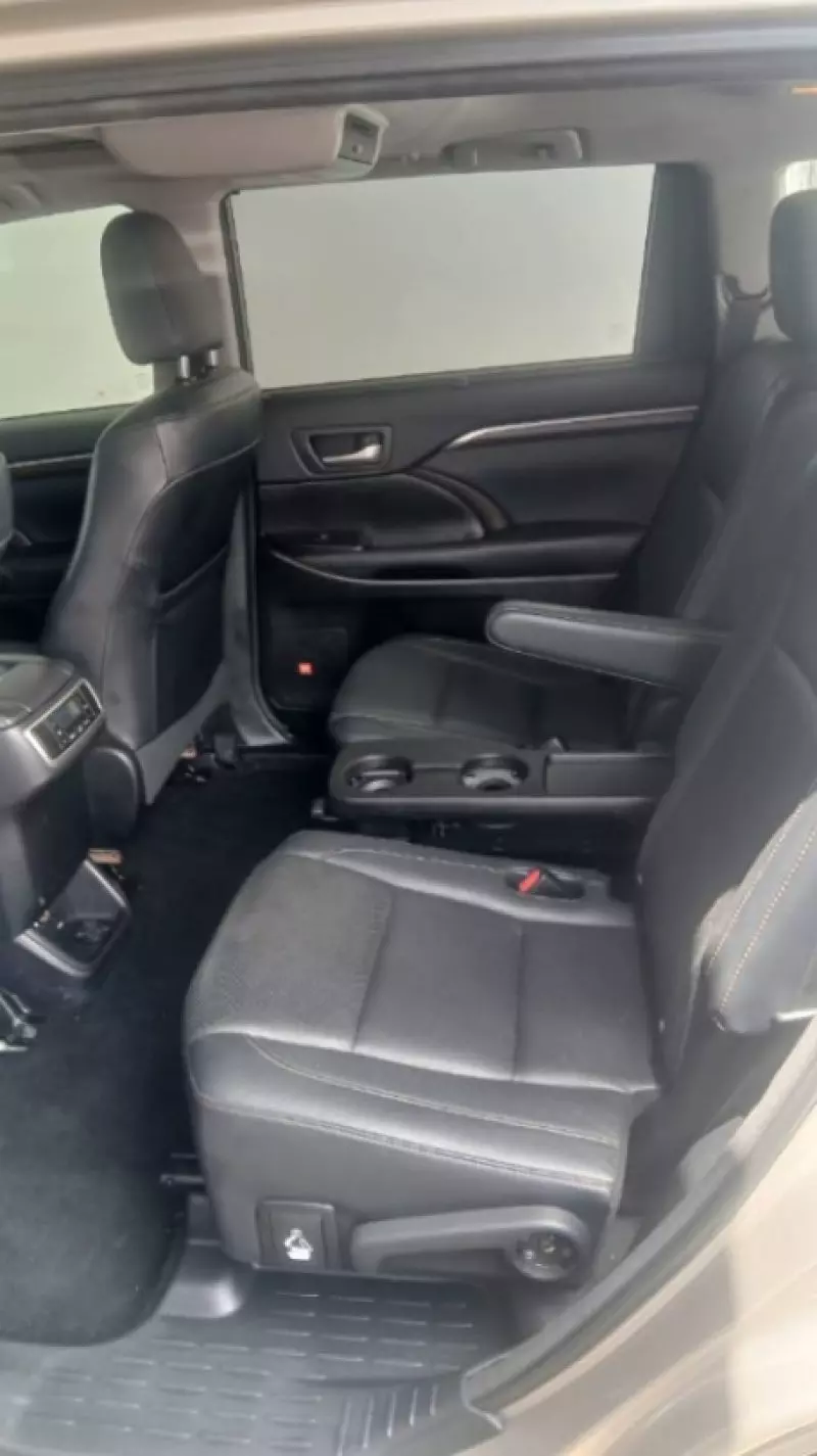 Toyota Highlander   - 2014