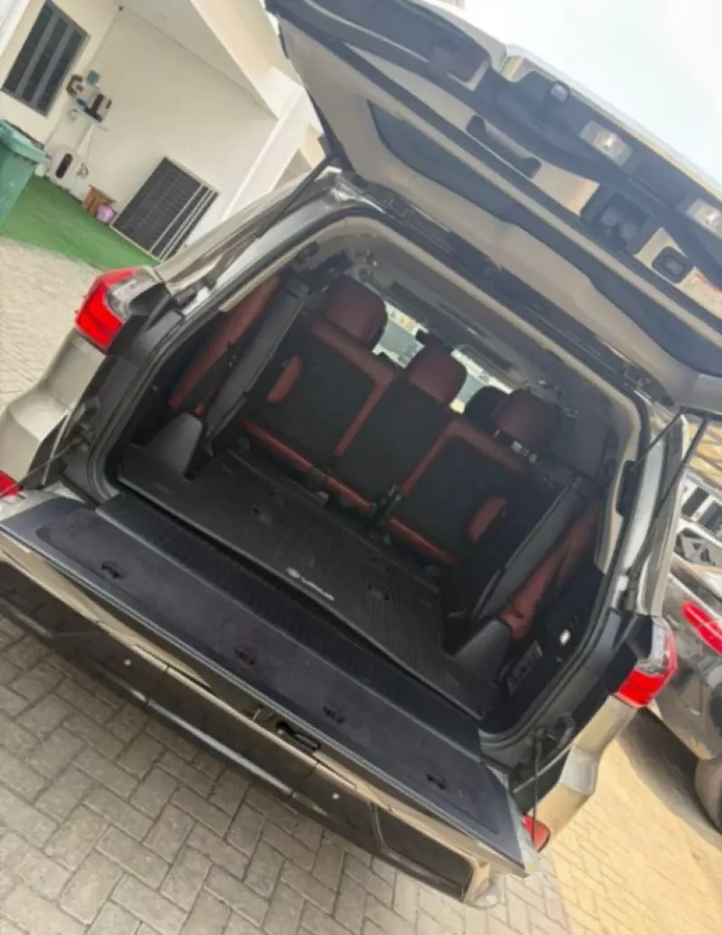 Lexus LX 570   - 2020