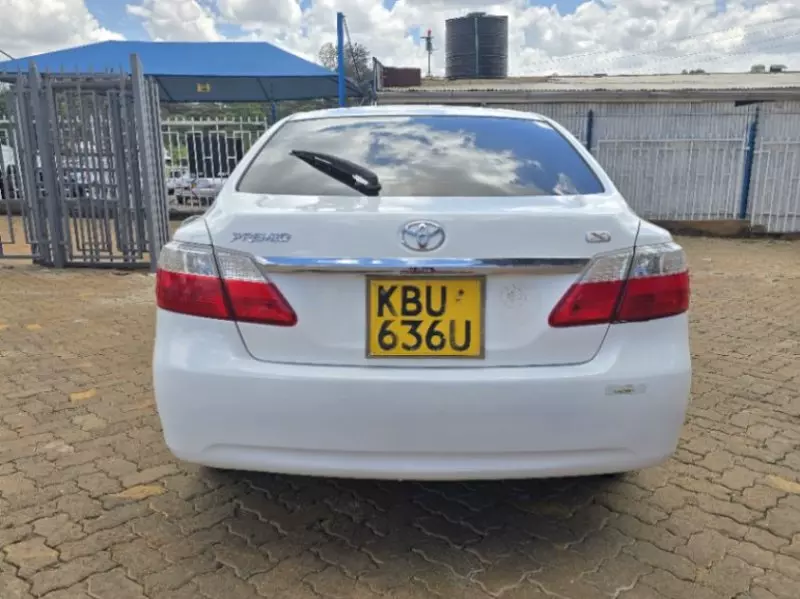 Toyota Premio    - 2008