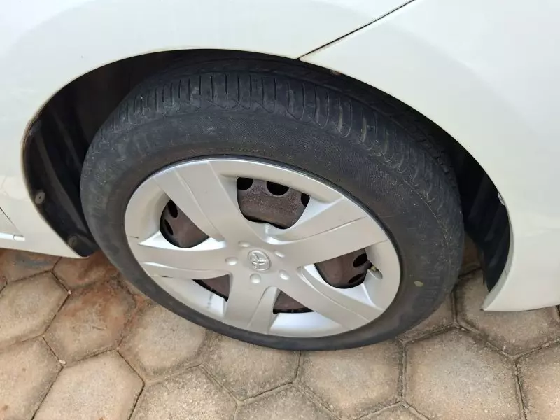 Toyota Ractis   - 2012