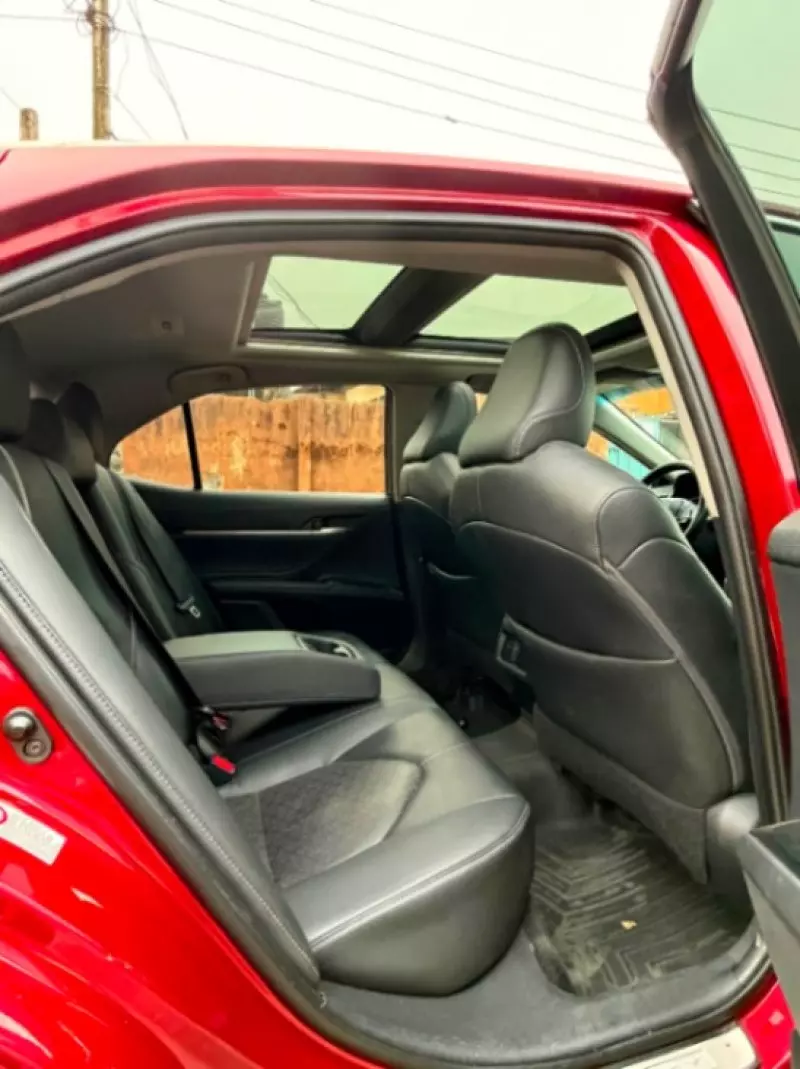 Toyota Camry   - 2018