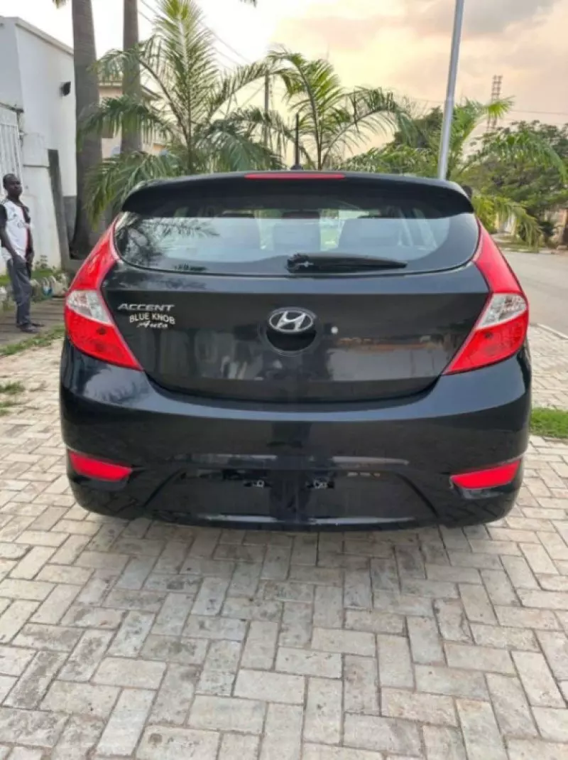 Hyundai Accent   - 2013