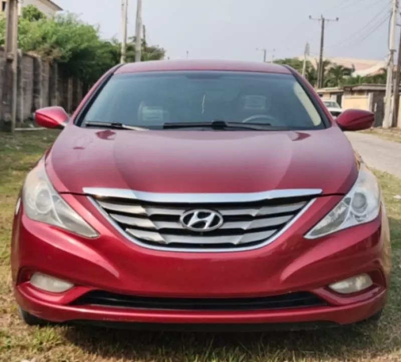 Hyundai Sonata   - 2013