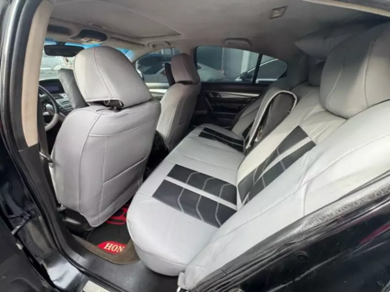 Acura TL - 2010