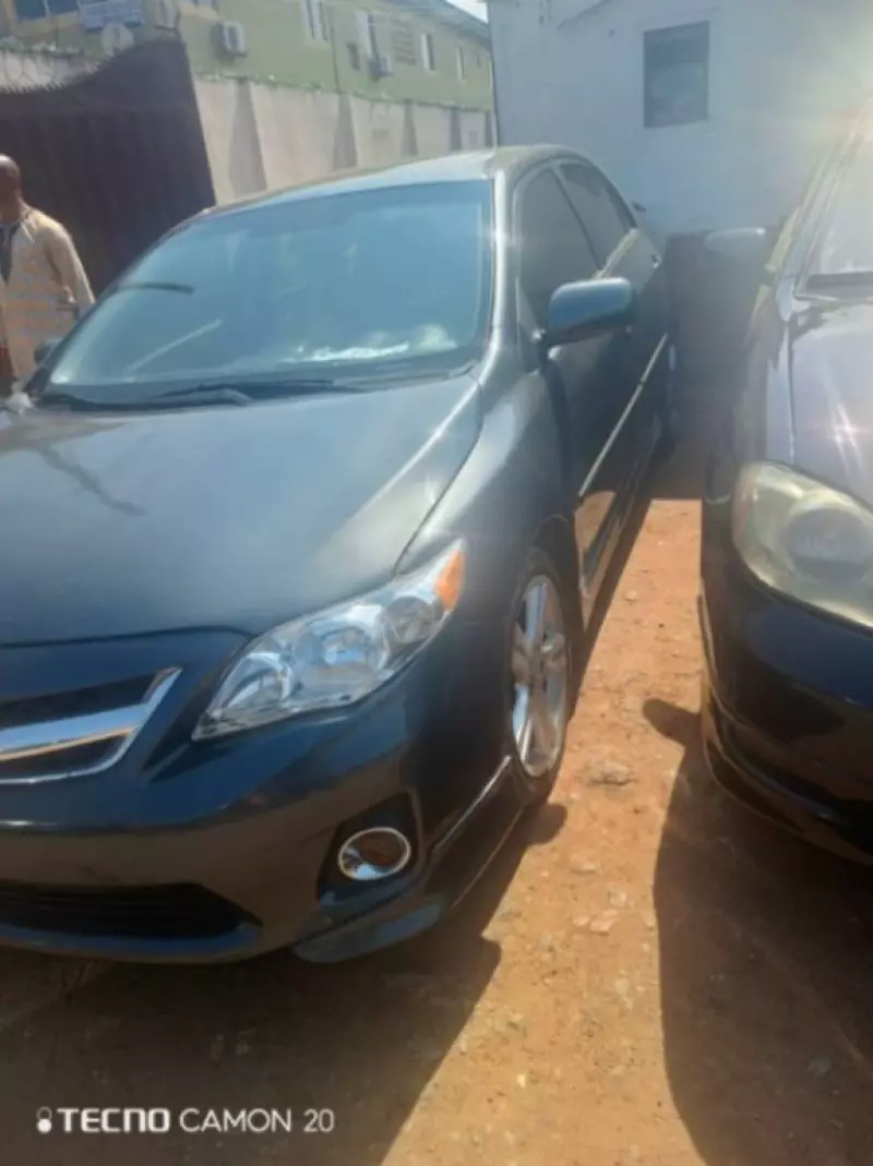 Toyota Corolla   - 2013