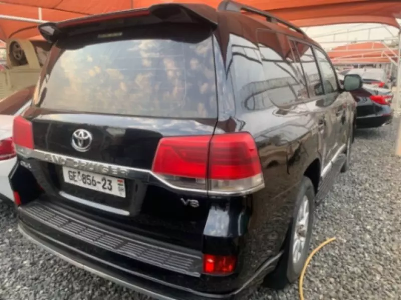 Toyota Land Cruiser   - 2015
