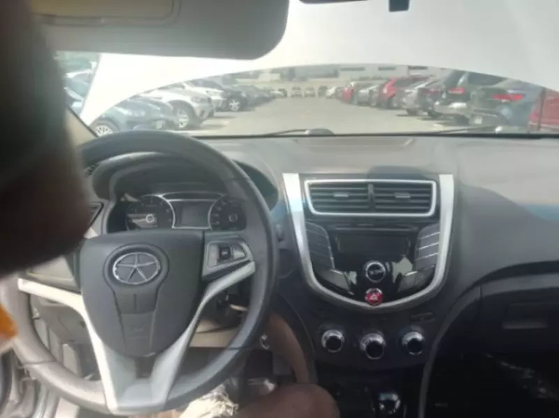 Nissan Almera   - 2005