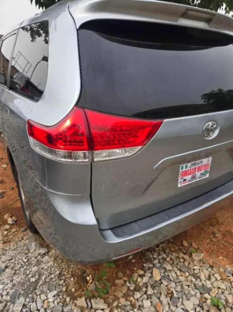 Toyota Sienna   - 2014