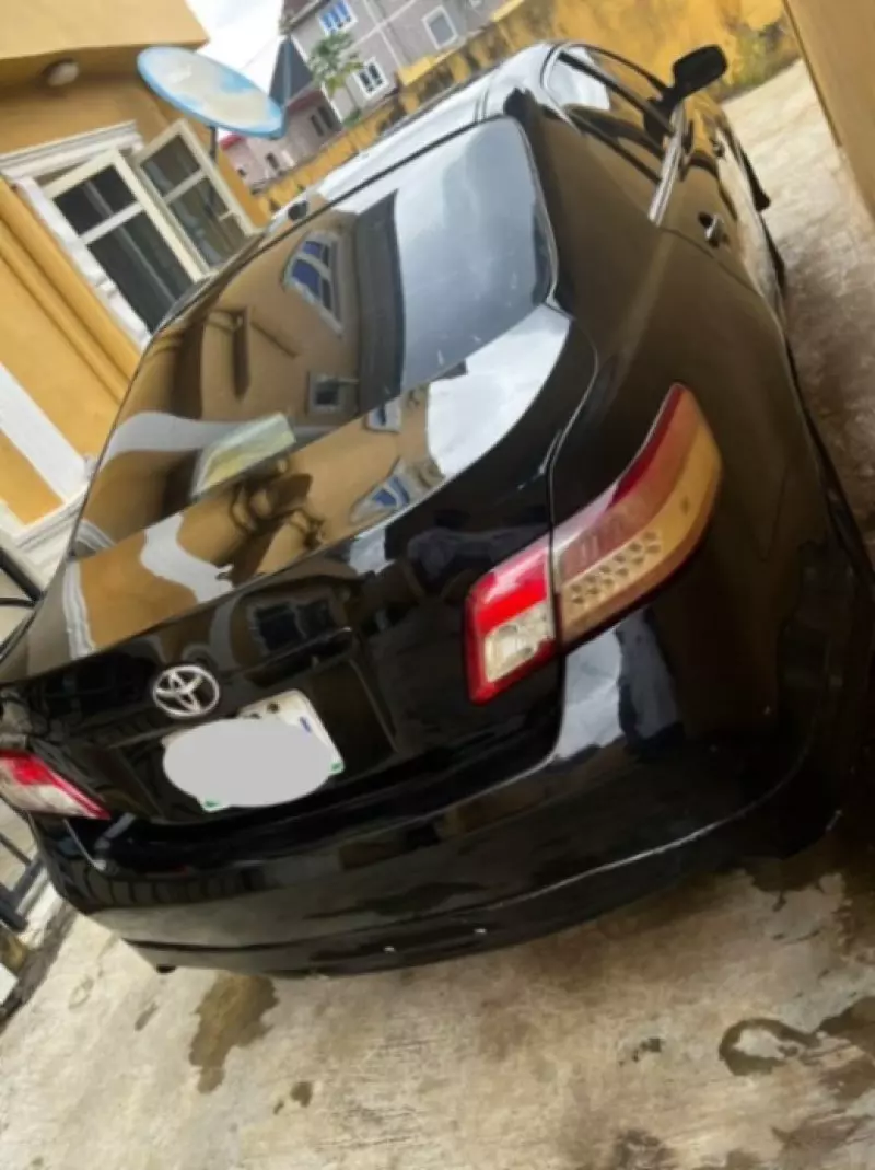 TOYOTA Camry   - 2010