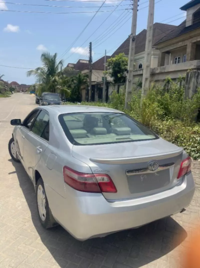 TOYOTA Camry   - 2009