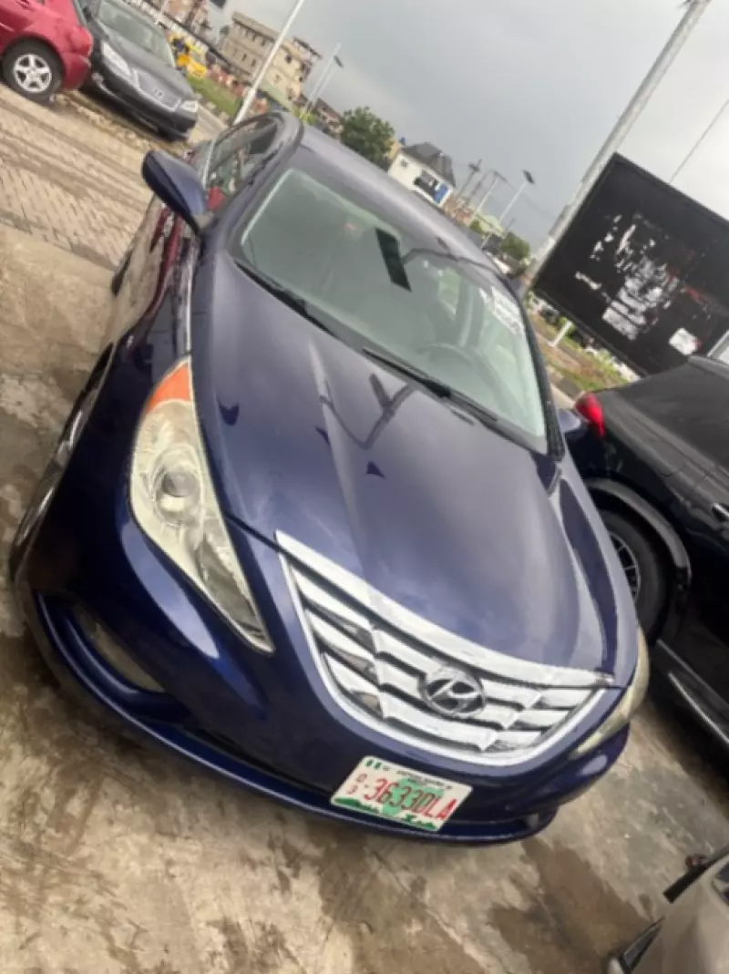 Hyundai Sonata   - 2013