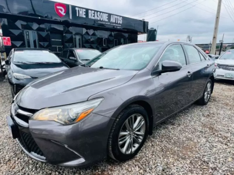 TOYOTA Camry - 2016