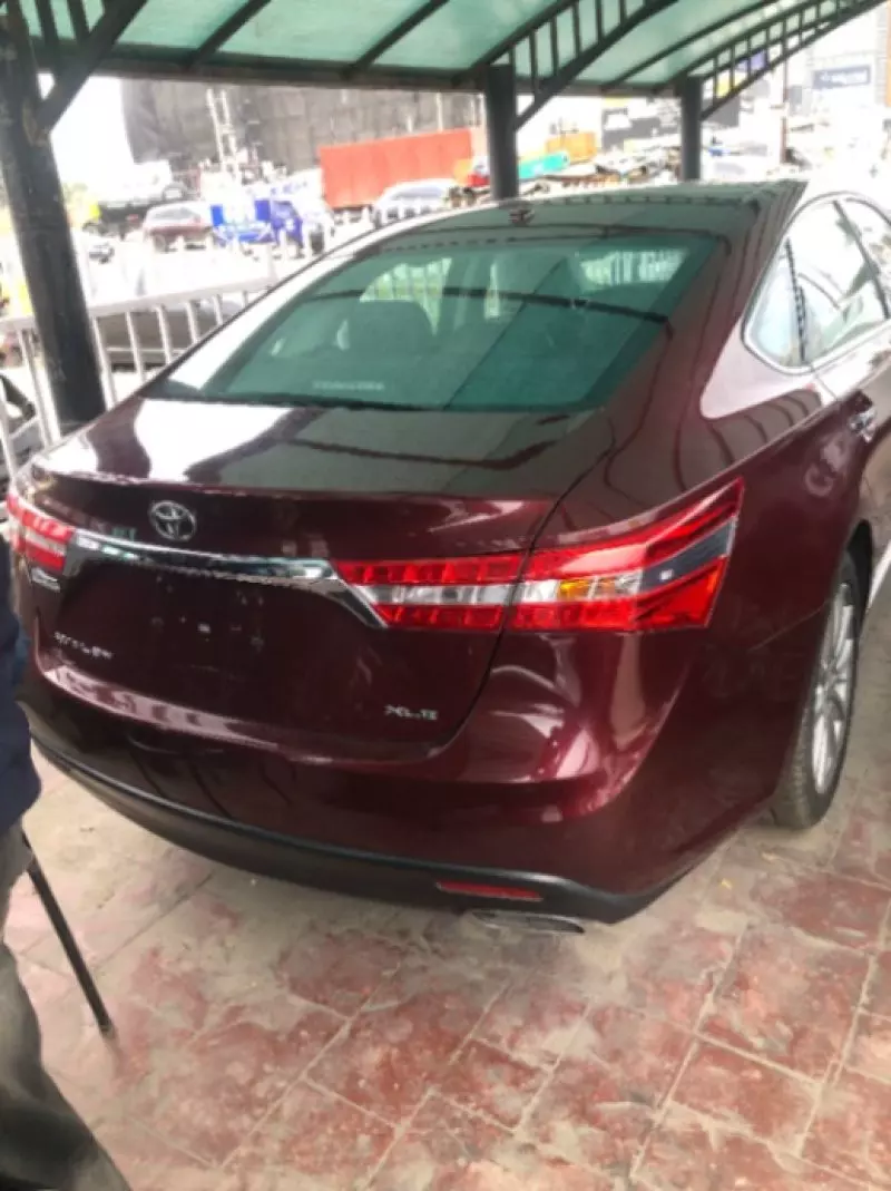 Toyota Avalon   - 2013