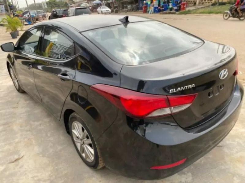 Hyundai Elantra   - 2014