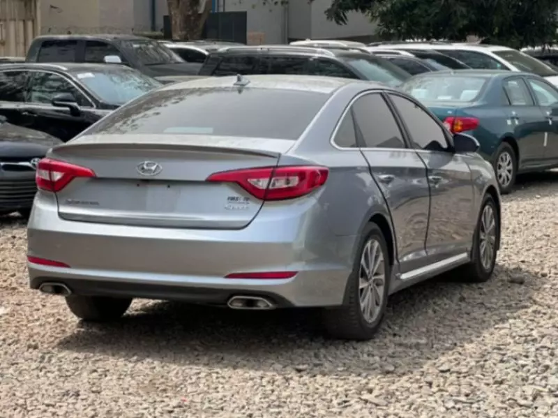 Hyundai Sonata   - 2015