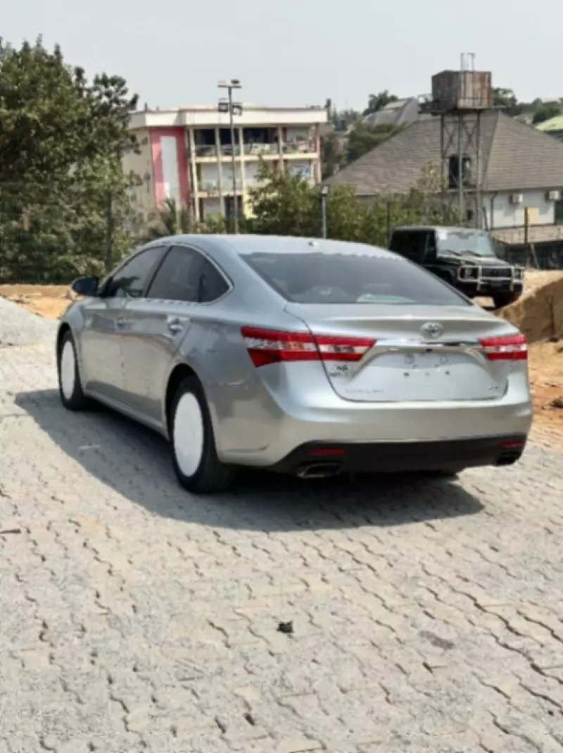 Toyota Avalon   - 2014