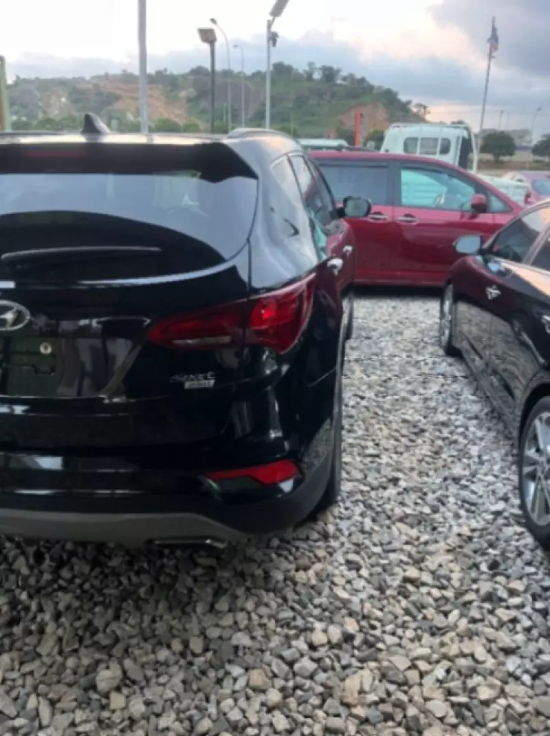 Hyundai Elantra   - 2018
