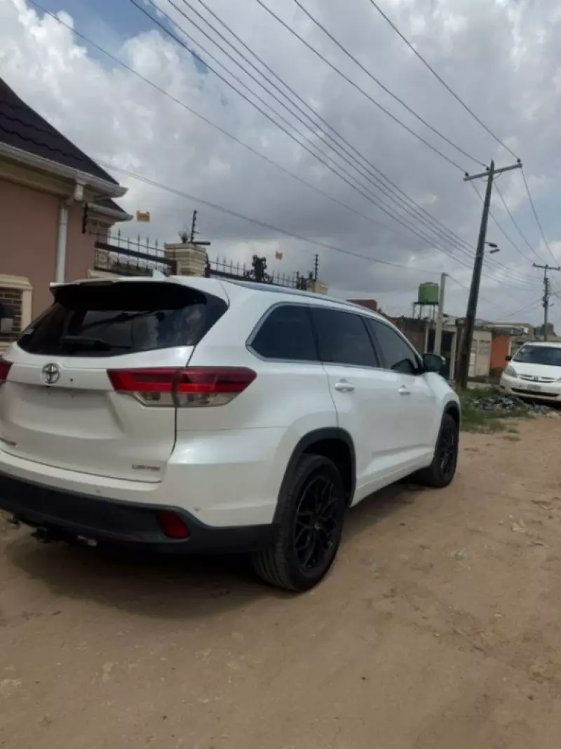 TOYOTA Highlander - 2015