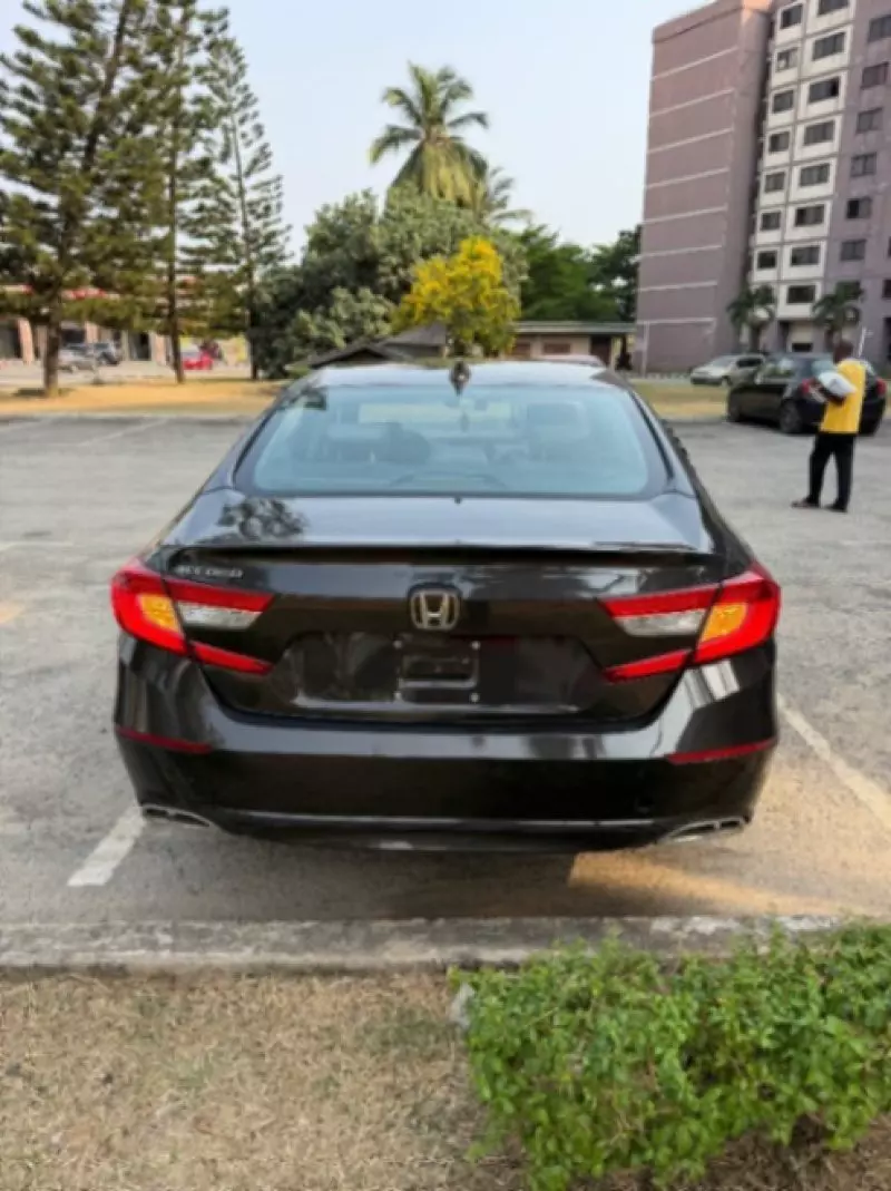 Honda Accord   - 2018
