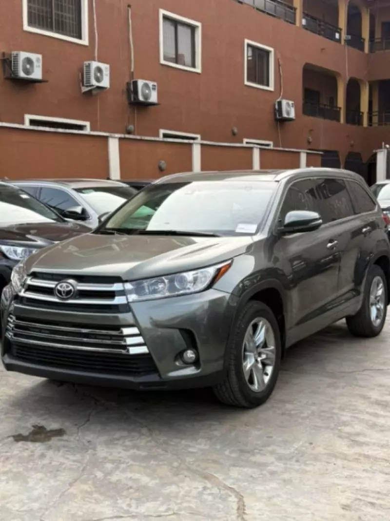 Toyota Highlander   - 2014