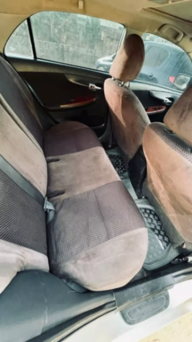 Toyota Corolla   - 2009