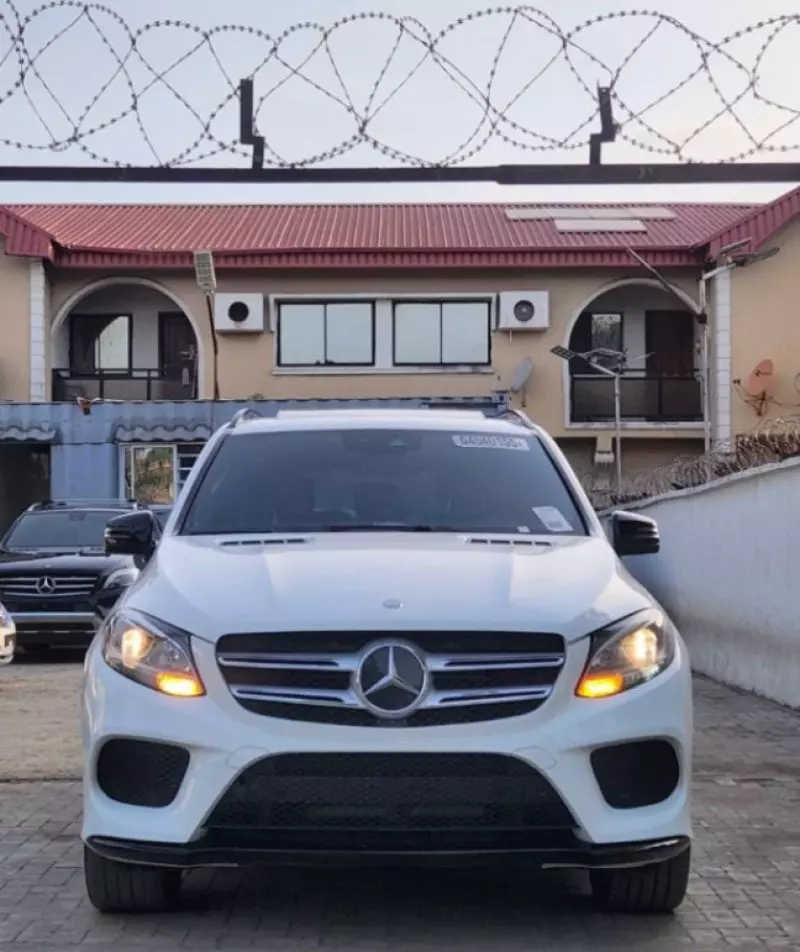 Mercedes-Benz GLE-Class   - 2016