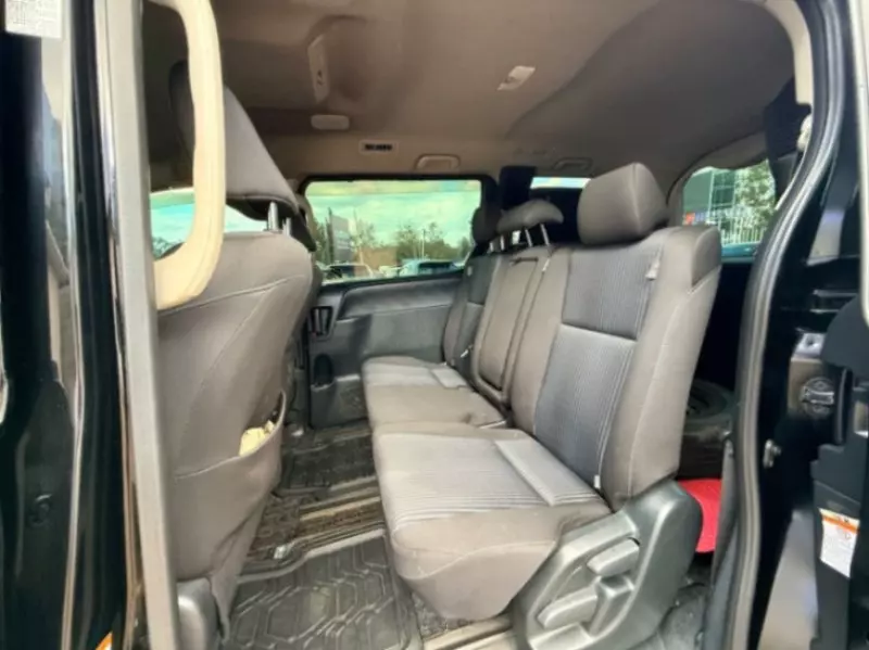 TOYOTA Voxy    - 2016