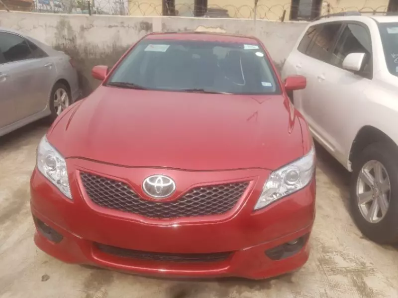 Toyota Camry - 2011