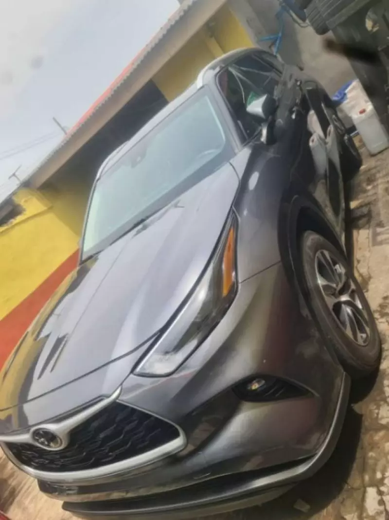 Toyota Highlander   - 2022