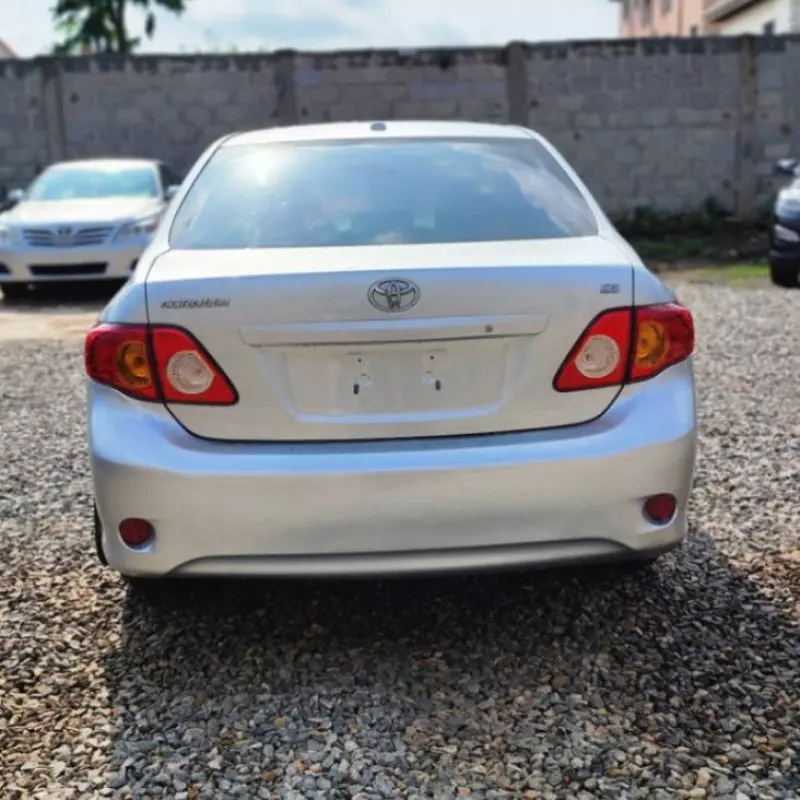 Toyota Corolla   - 2009