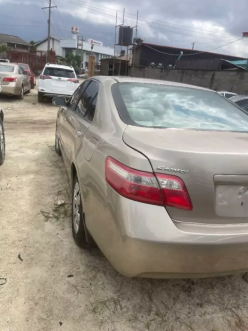 TOYOTA Camry   - 2009