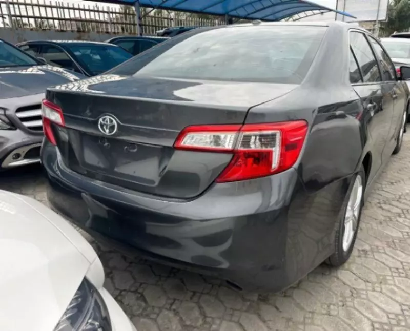 Toyota Camry   - 2014