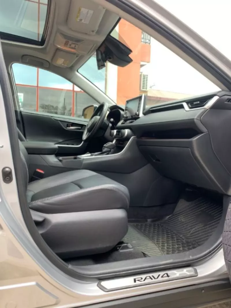 TOYOTA RAV 4   - 2019