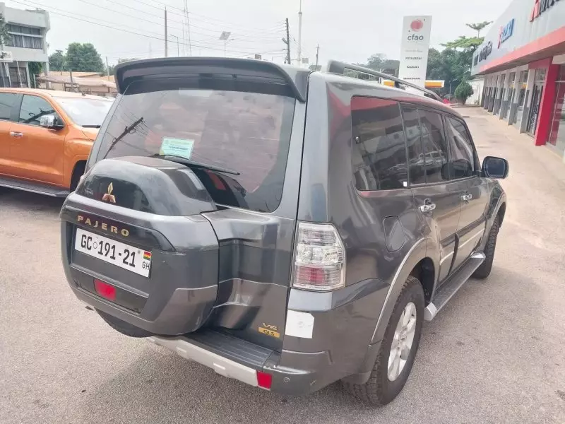 Mitsubishi Pajero - 2020