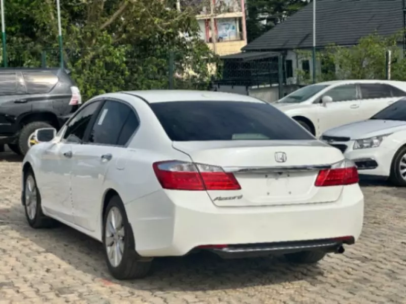 Honda Accord   - 2015
