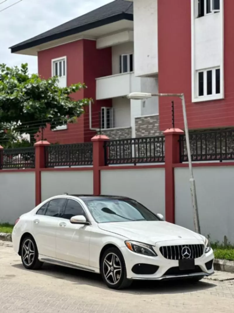 Mercedes-Benz C 300   - 2015