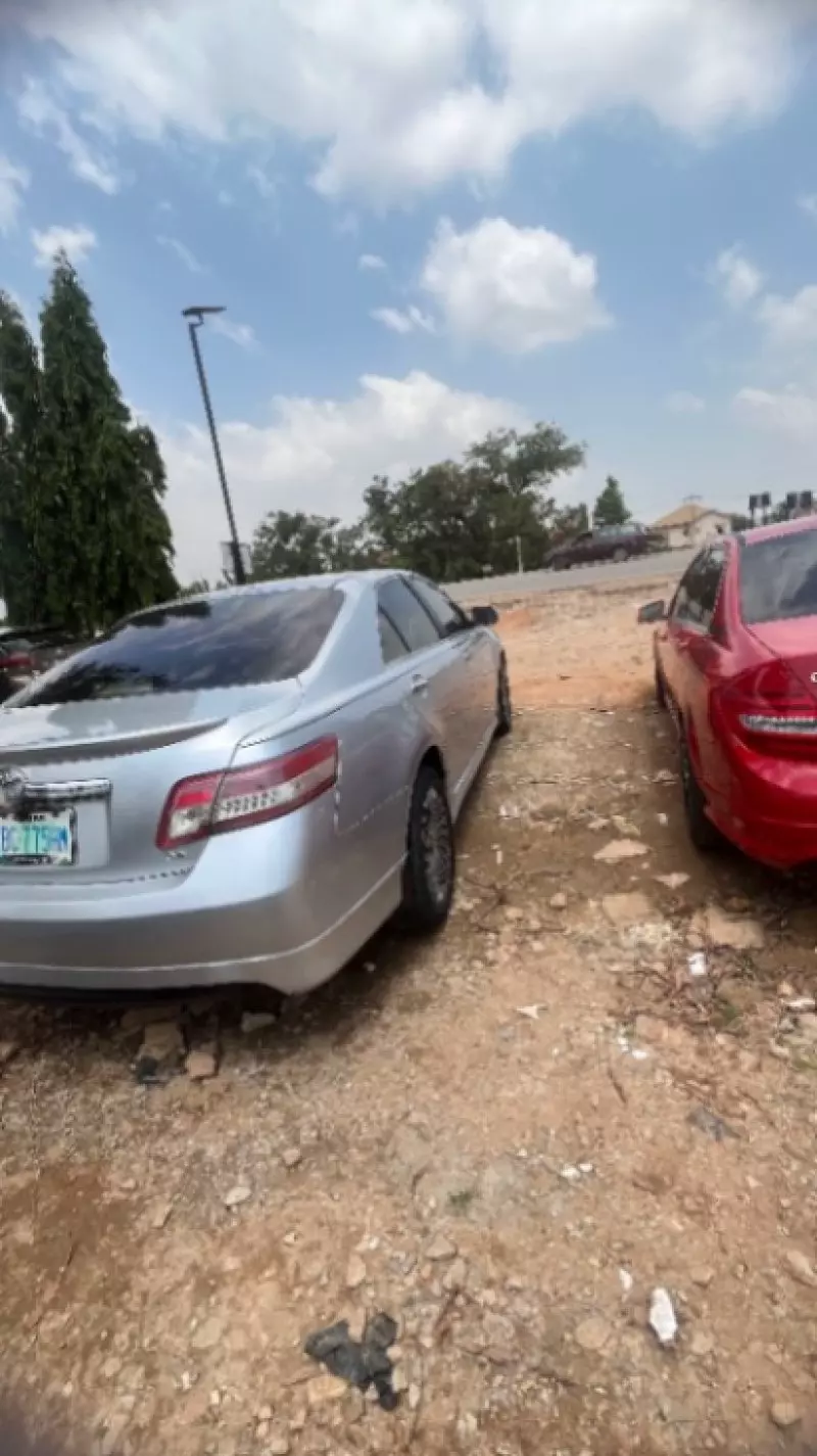 TOYOTA Camry   - 2010