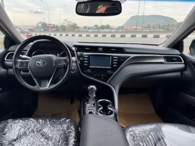 Toyota Camry - 2018