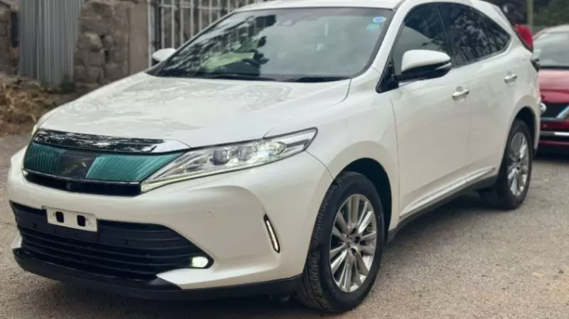 Toyota Harrier   - 2018
