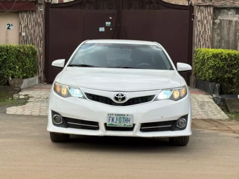Toyota Camry   - 2014