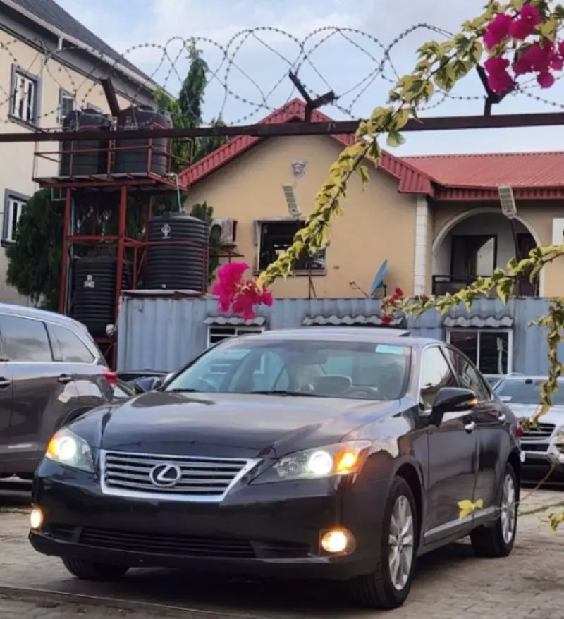Lexus ES   - 2010