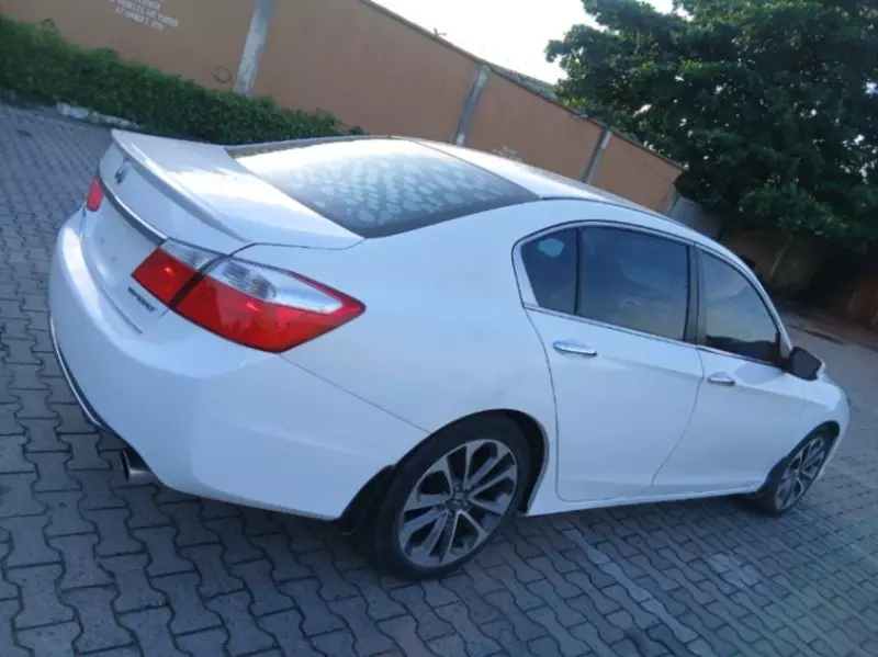 Honda Accord   - 2015