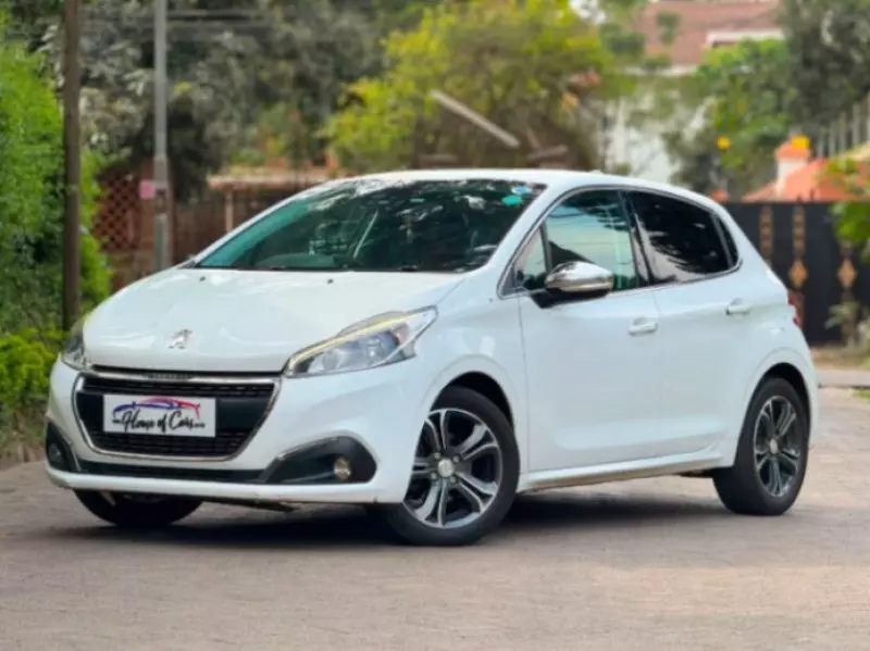 Peugeot 208   - 2017