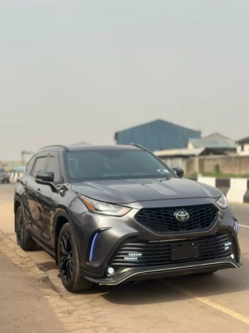 Toyota Highlander   - 2023