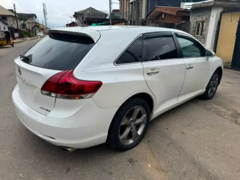TOYOTA Venza   - 2015