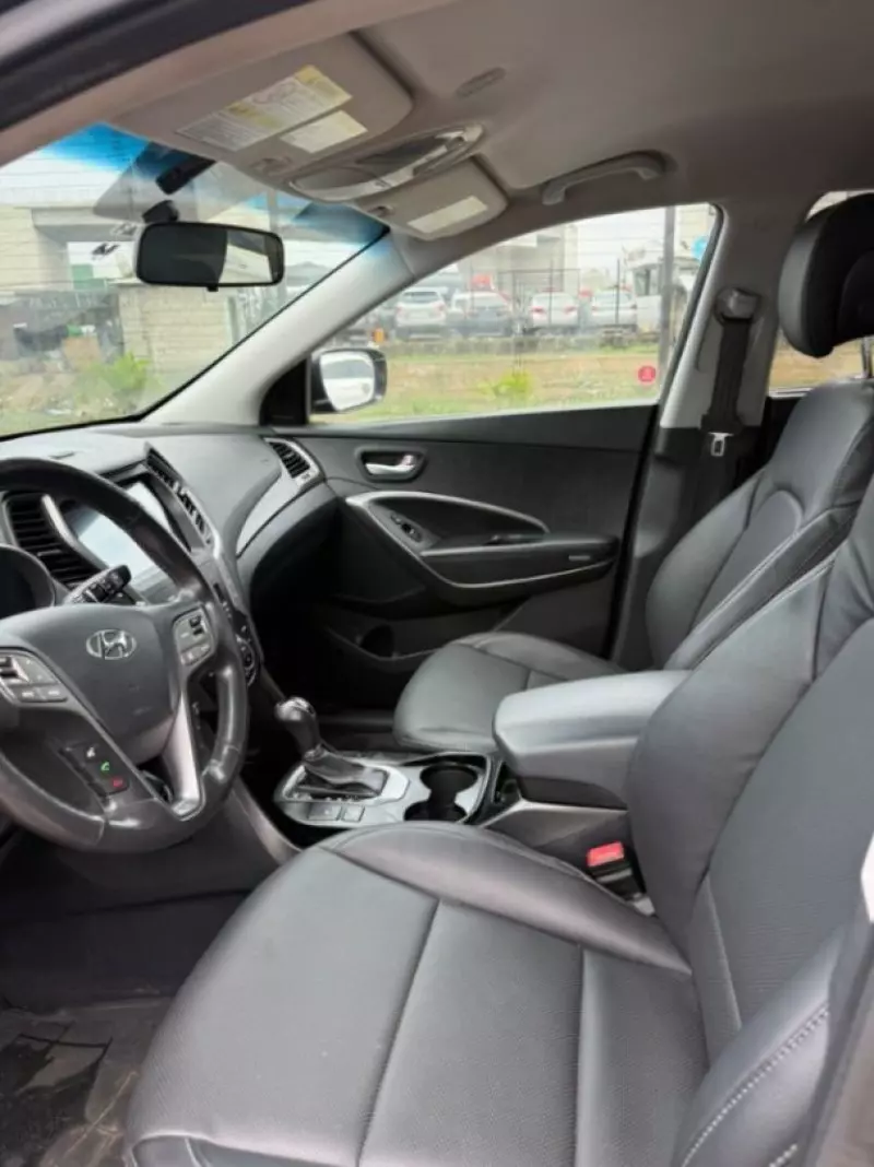 Hyundai Santa Fe   - 2014