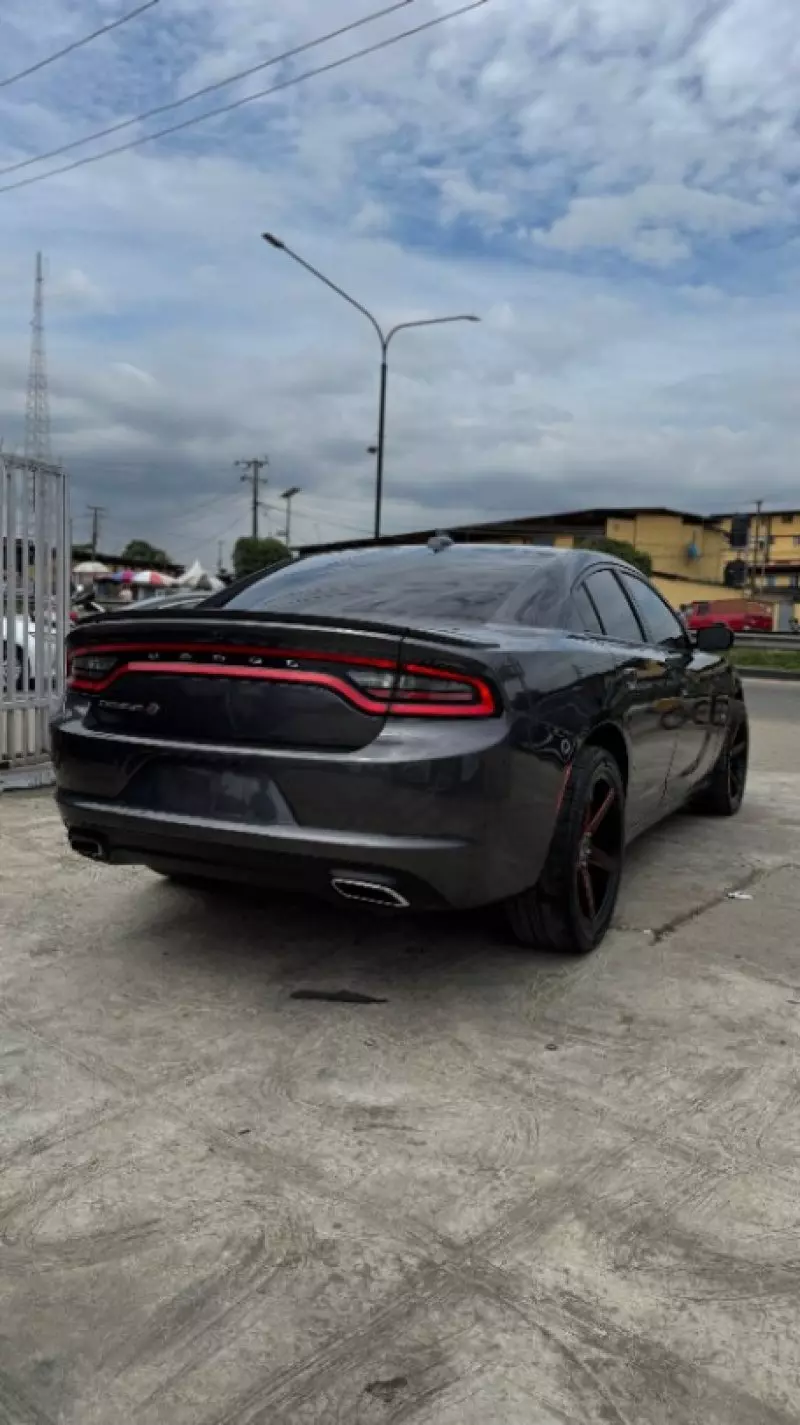 Dodge Charger   - 2018