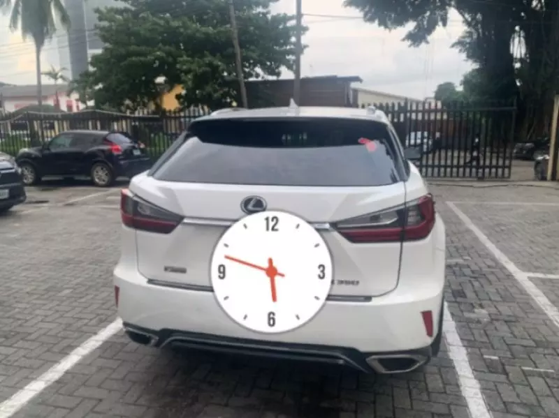 Lexus RX   - 2019
