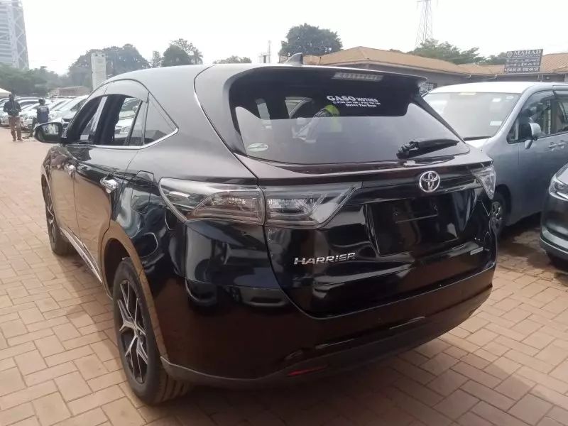 Toyota Harrier   - 2016
