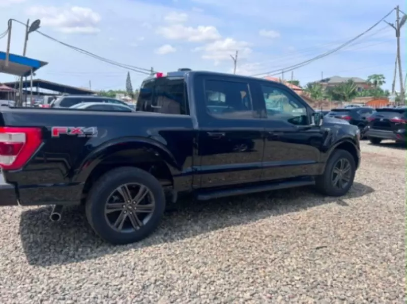 TOYOTA Tundra   - 2024